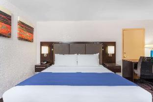 Days Inn By Wyndham Woodbury Long Island Room photo
