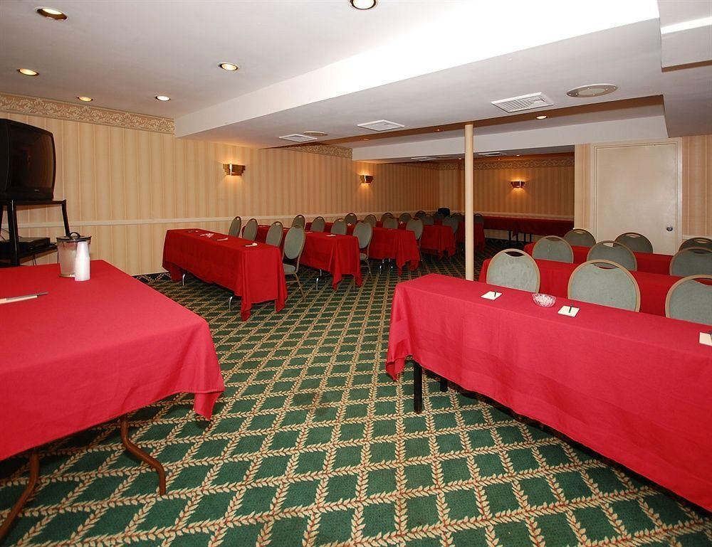 Days Inn By Wyndham Woodbury Long Island Exterior photo