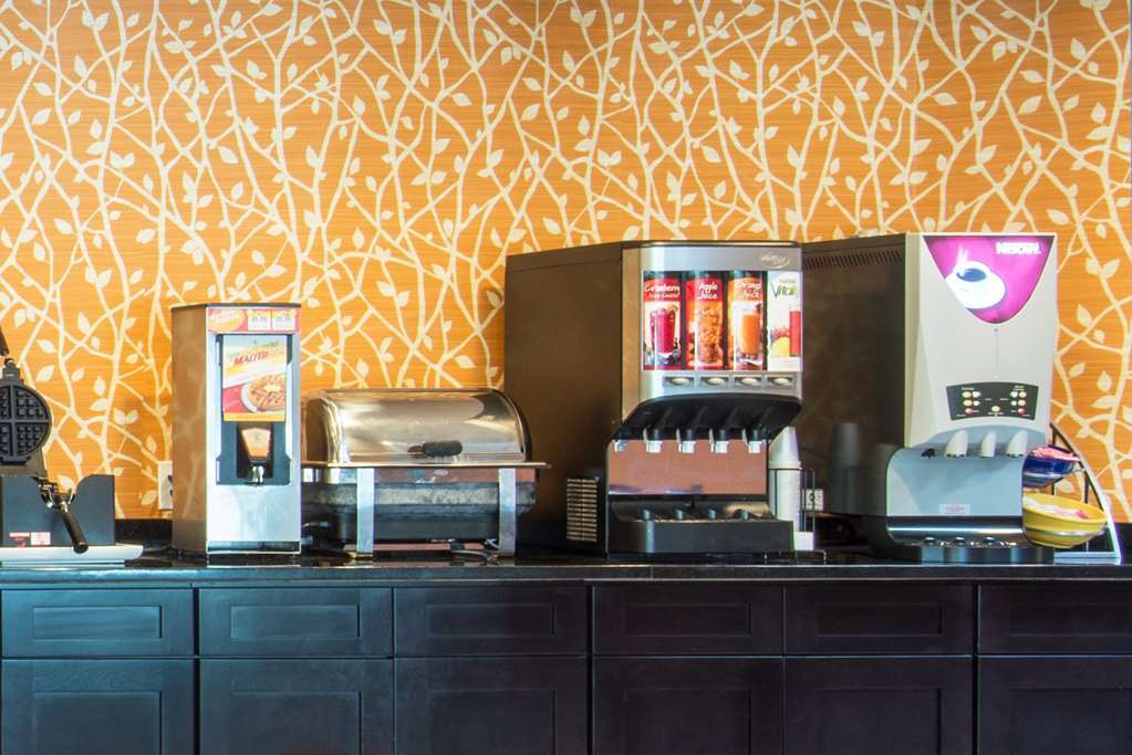 Days Inn By Wyndham Woodbury Long Island Facilities photo