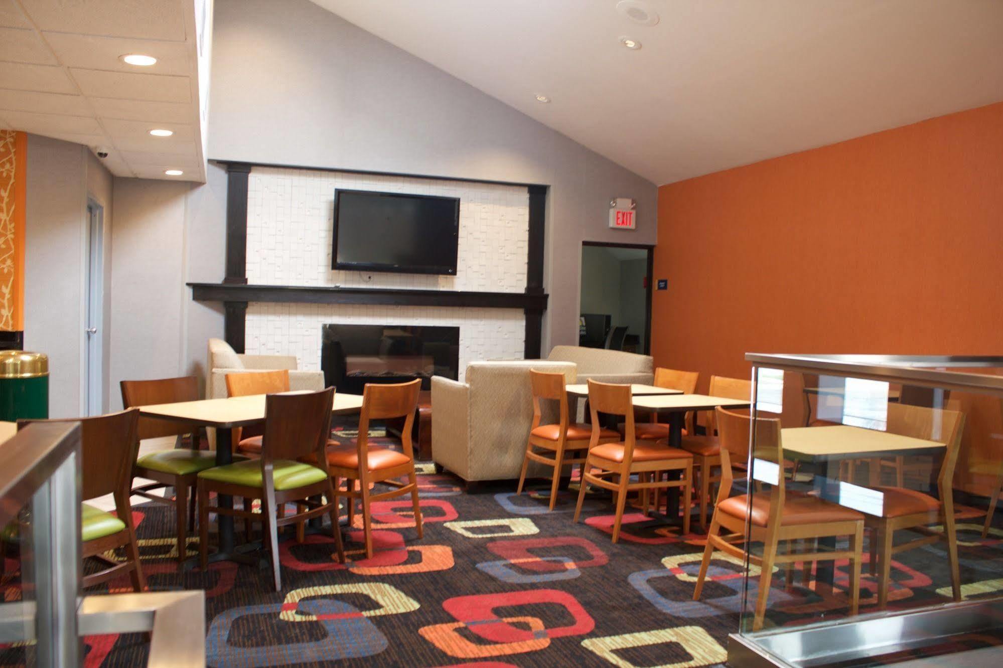 Days Inn By Wyndham Woodbury Long Island Exterior photo